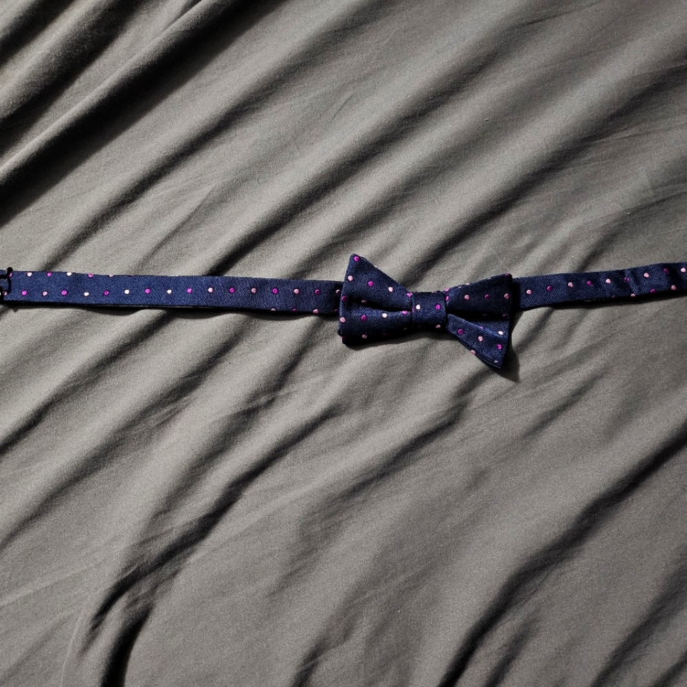 Bow tie
